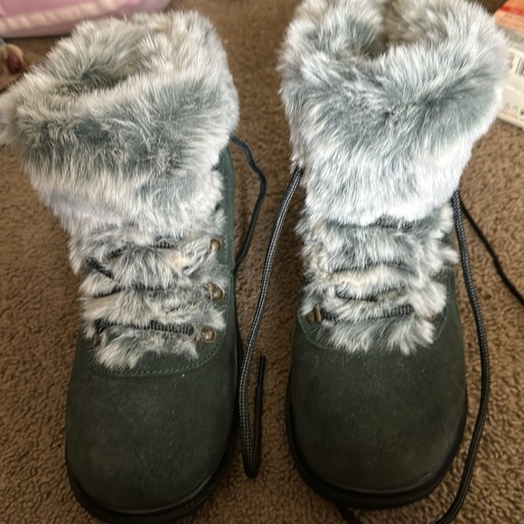 Boots - Picture 2 of 9